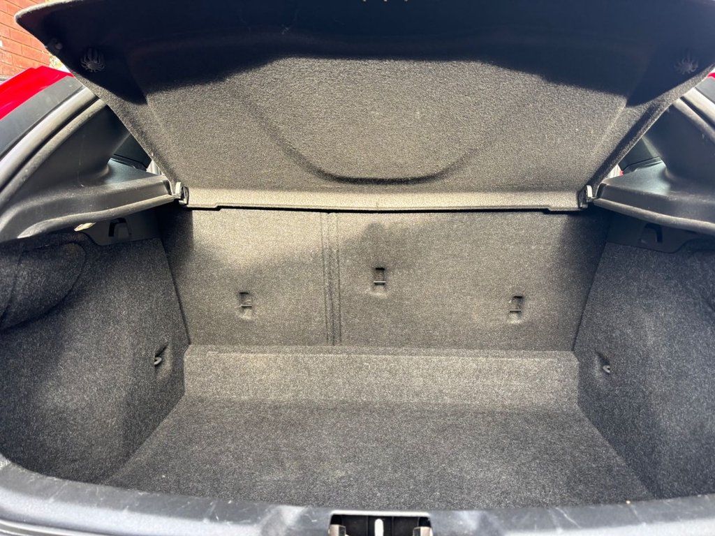 Used Volvo V40 2018 for sale - 76698854: Photo 28