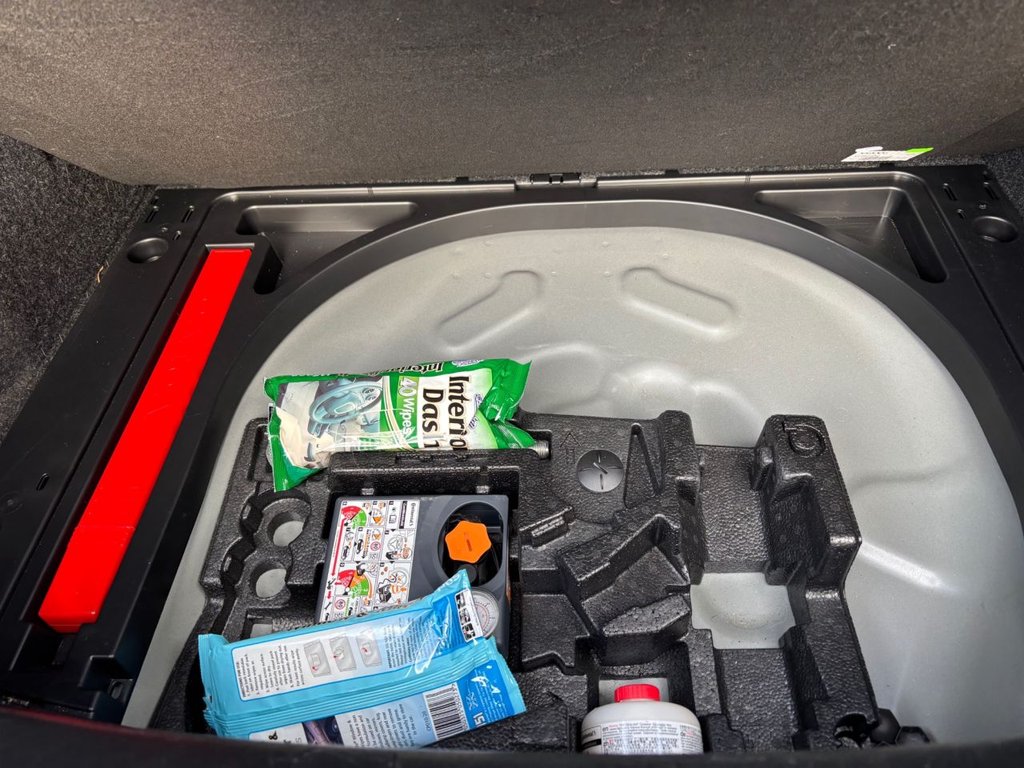 Used Volvo V40 2018 for sale - 76698854: Photo 29