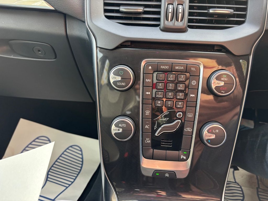 Used Volvo V40 2018 for sale - 76698854: Photo 44