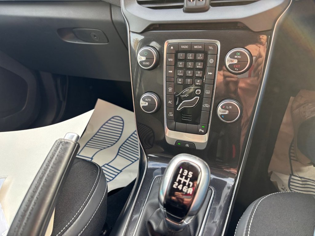 Used Volvo V40 2018 for sale - 76698854: Photo 46