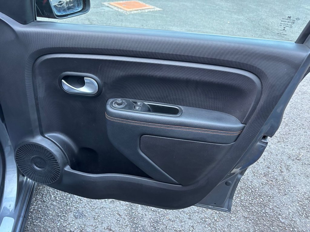 Used Renault Twingo 2017 for sale - 76650312: Photo 19