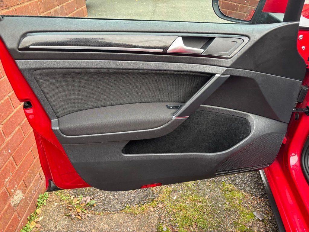 Used Volkswagen Golf 2017 for sale - 76650319: Photo 36