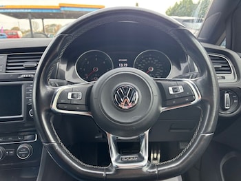 Used Volkswagen Golf 2017 for sale - 76650319: Photo