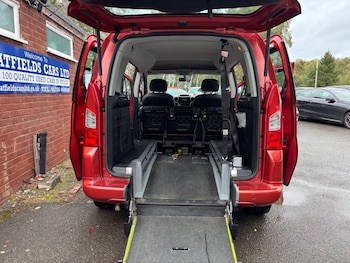 Used Peugeot Partner Tepee 2010 for sale - 76650317: Photo