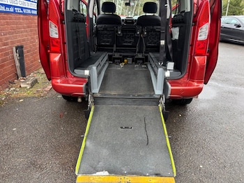 Used Peugeot Partner Tepee 2010 for sale - 76650317: Photo