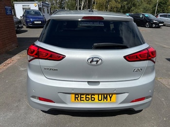 Used Hyundai i20 2016 for sale - 76650313: Photo