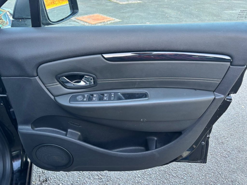 Used Renault Grand Scenic 2015 for sale - 76650311: Photo 21