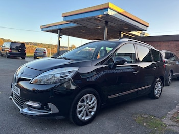 Used Renault Grand Scenic 2015 for sale - 76650311: Photo