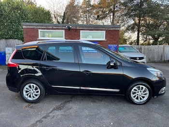 Used Renault Grand Scenic 2015 for sale - 76650311: Photo