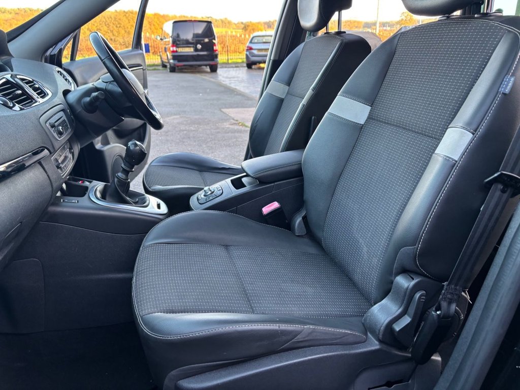 Used Renault Grand Scenic 2015 for sale - 76650311: Photo 40