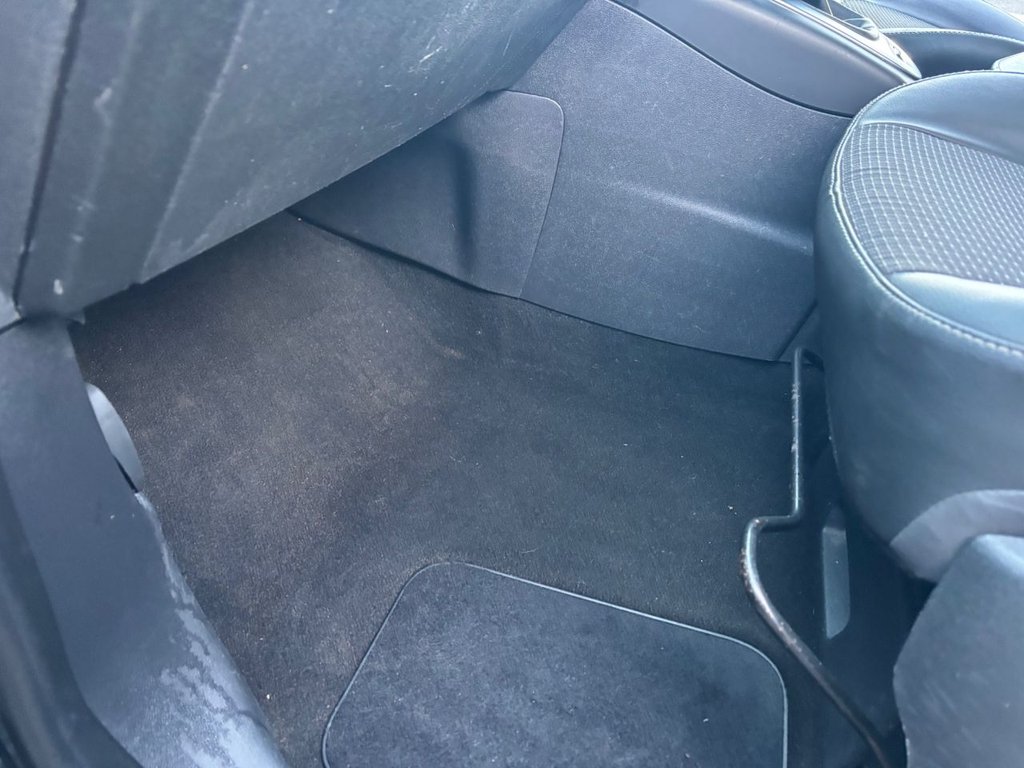 Used Renault Grand Scenic 2015 for sale - 76650311: Photo 42