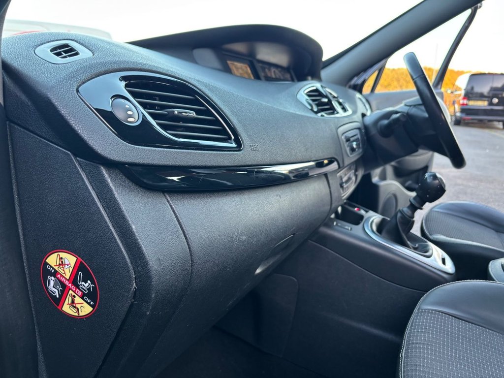 Used Renault Grand Scenic 2015 for sale - 76650311: Photo 43