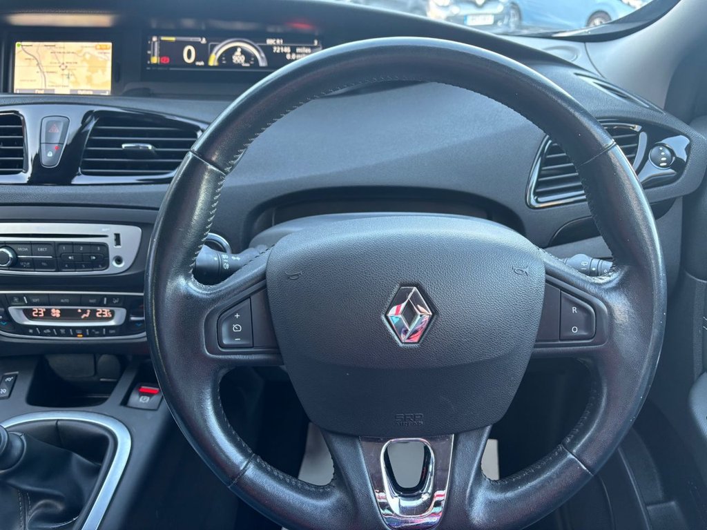 Used Renault Grand Scenic 2015 for sale - 76650311: Photo 5