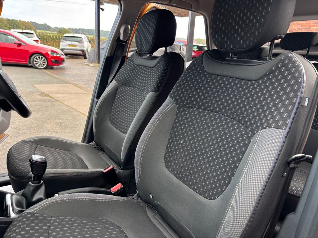 Used Renault Captur 2018 for sale - 76650316: Photo 41