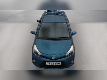 Used Toyota Yaris 2013 for sale - 79315375: Photo