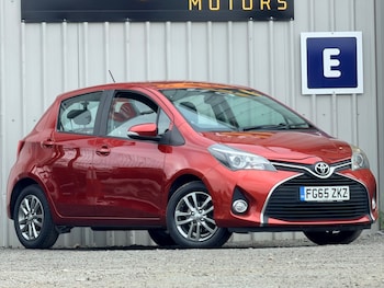 Used Toyota Yaris 2015 for sale - 79473769: Photo
