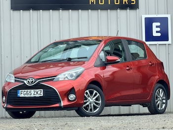 Used Toyota Yaris 2015 for sale - 79473769: Photo