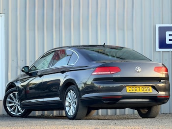 Used Volkswagen Passat 2017 for sale - 79094140: Photo
