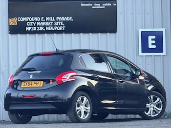 Used Peugeot 208 2014 for sale - 79400883: Photo