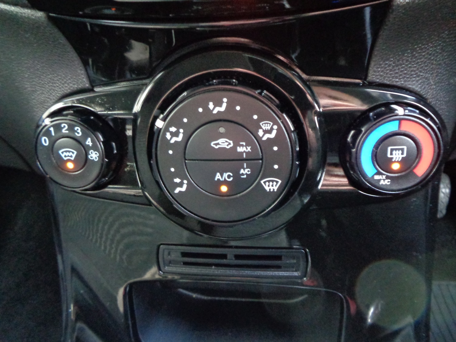 Used Ford Fiesta 2014 for sale - 76638375: Photo 18