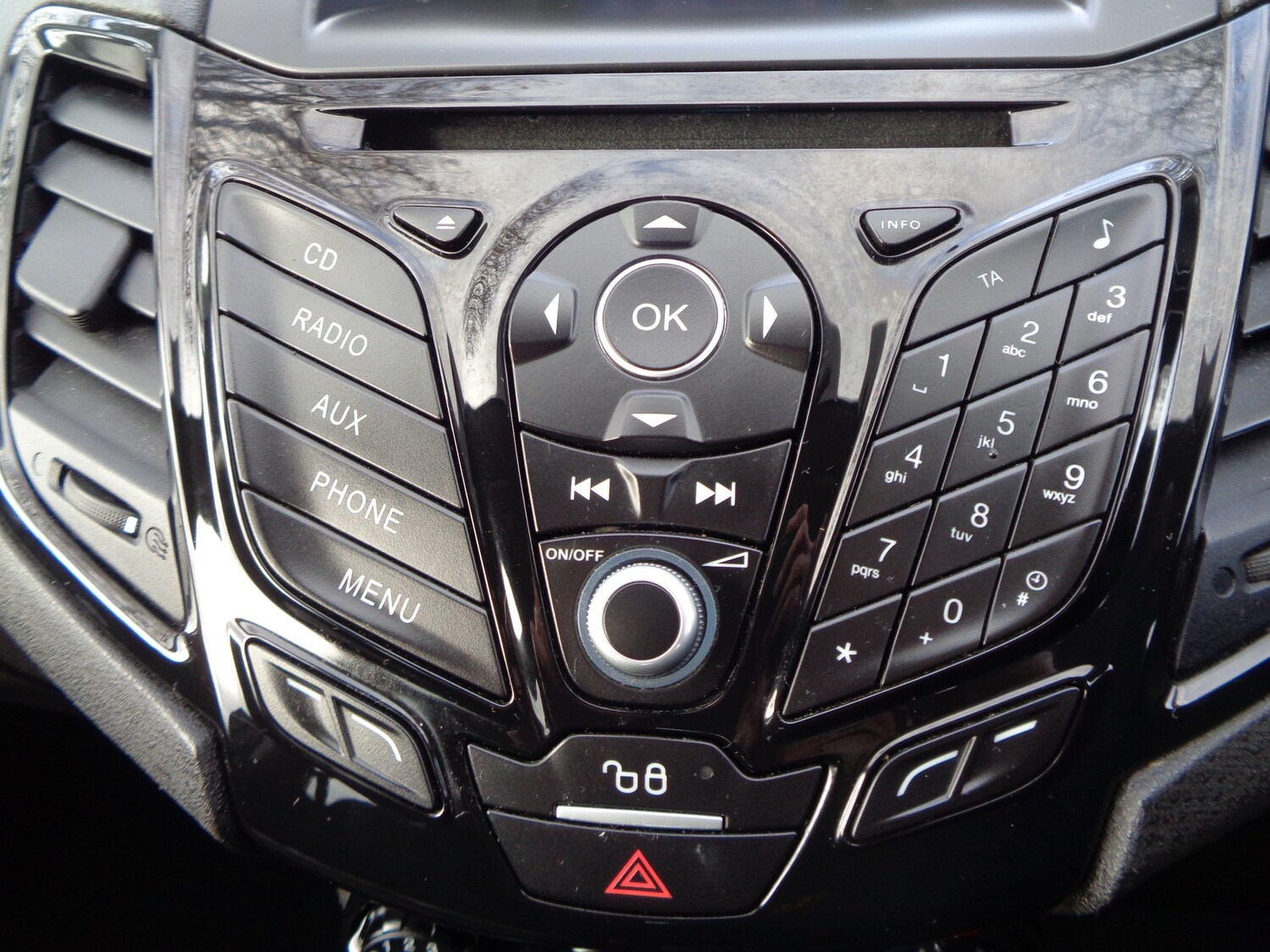 Used Ford Fiesta 2015 for sale - 77530411: Photo 17