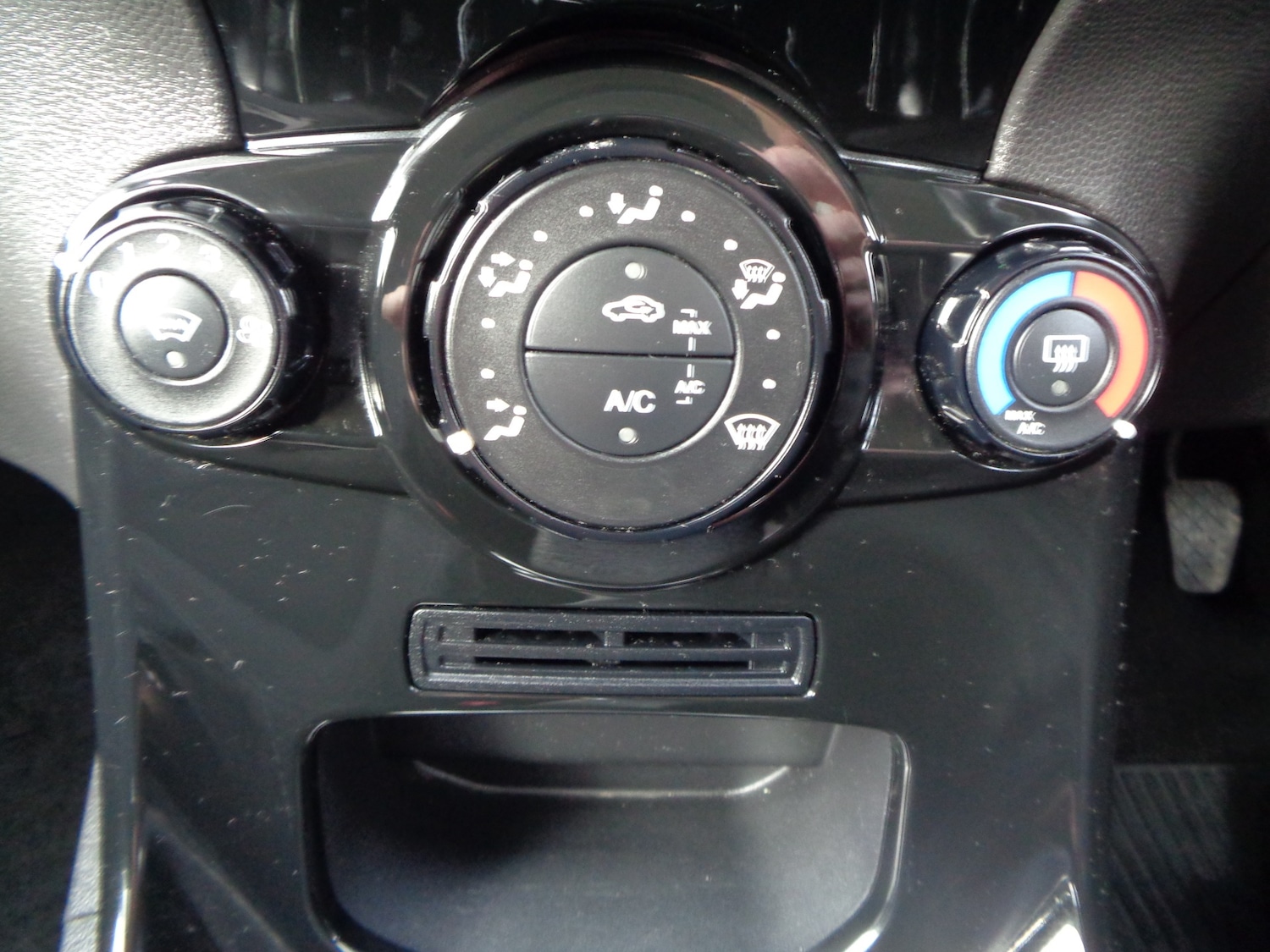 Used Ford Fiesta 2015 for sale - 77530411: Photo 18