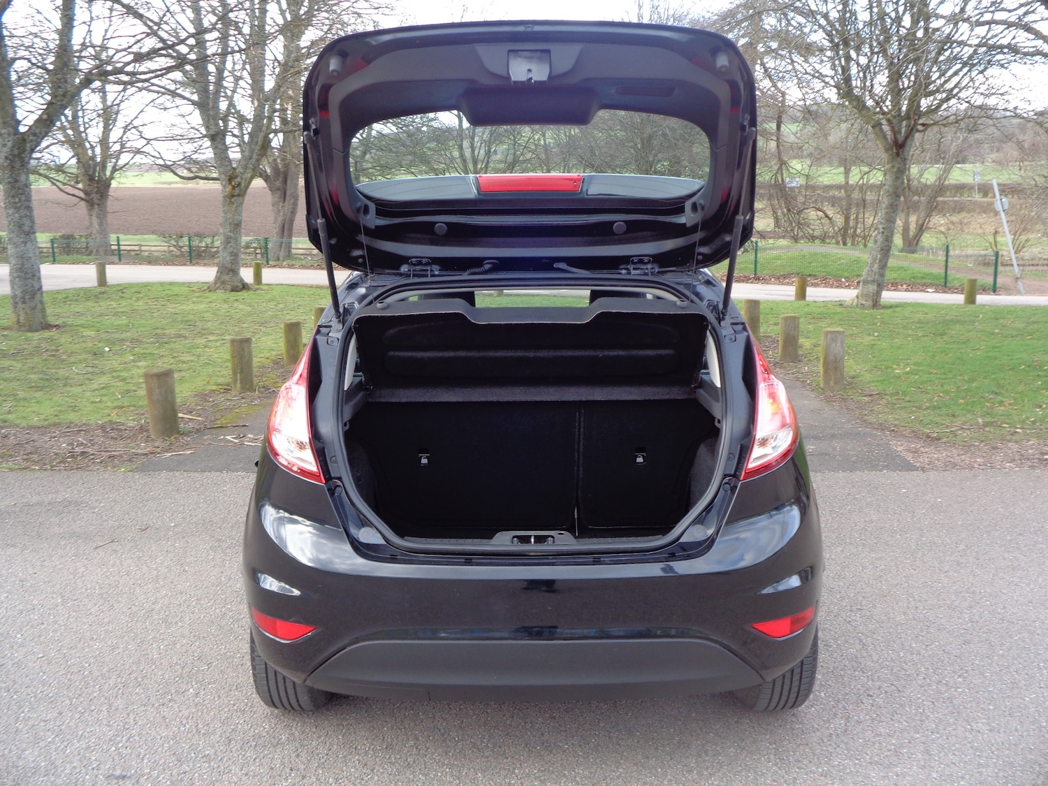 Used Ford Fiesta 2015 for sale - 77530411: Photo 8