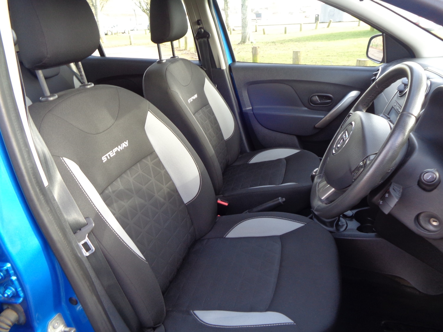 Used Dacia Sandero Stepway 2015 for sale - 77640350: Photo 13