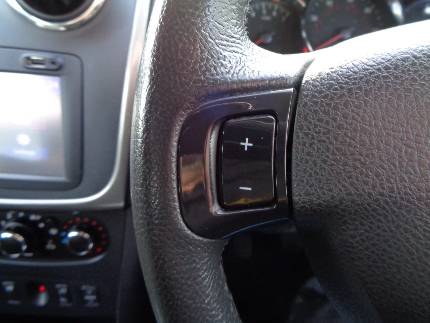 Used Dacia Sandero Stepway 2015 for sale - 77640350: Photo 21