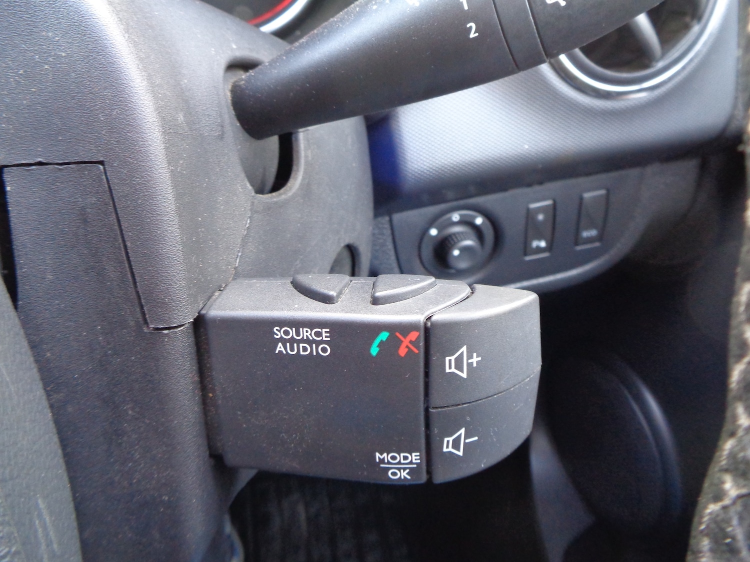 Used Dacia Sandero Stepway 2015 for sale - 77640350: Photo 23