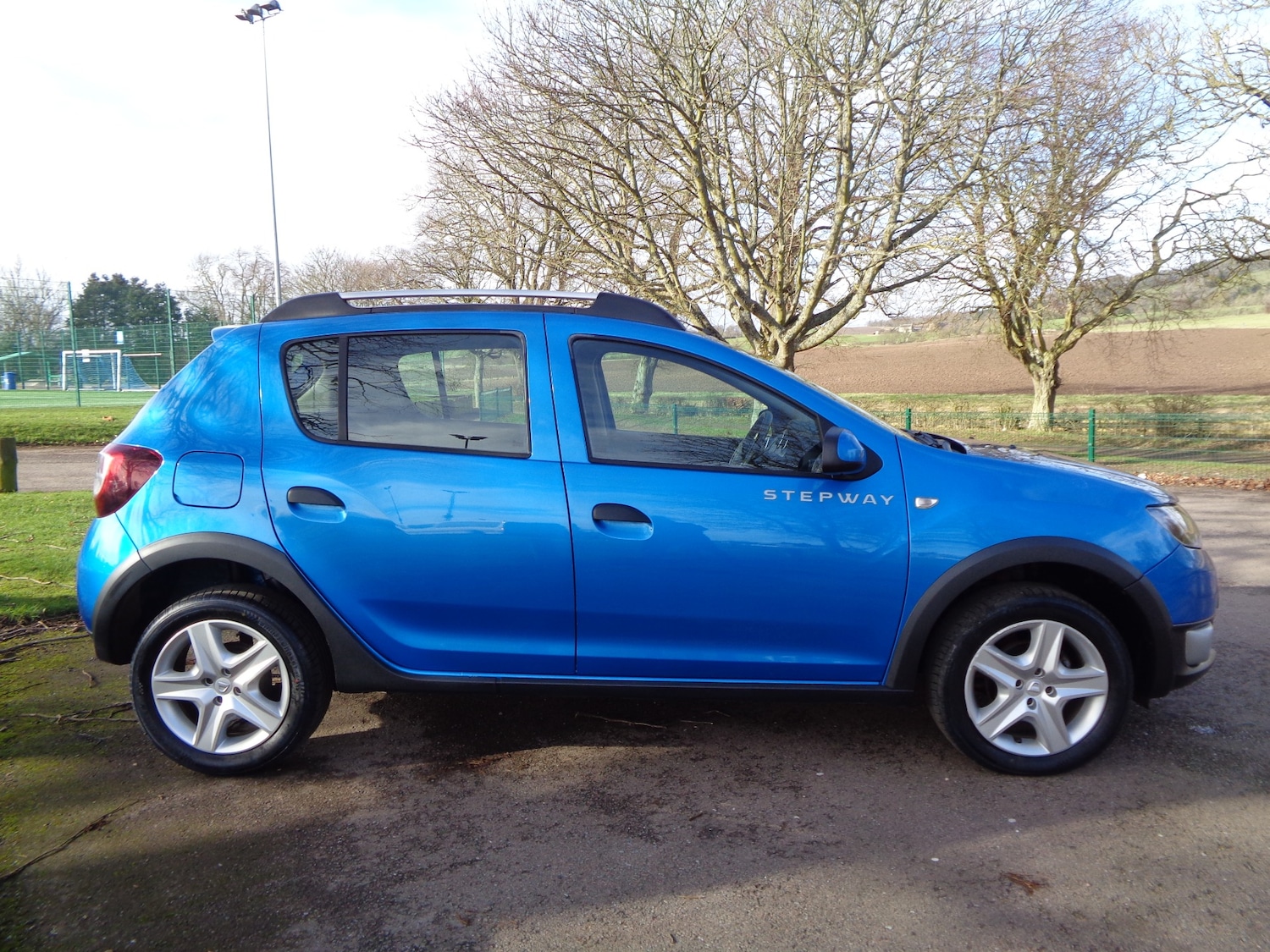 Used Dacia Sandero Stepway 2015 for sale - 77640350: Photo 9