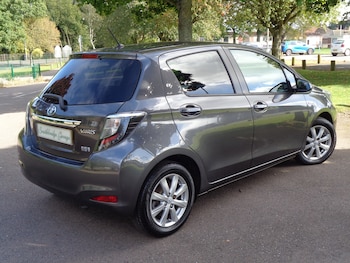 Used Toyota Yaris 2014 for sale - 75330117: Photo