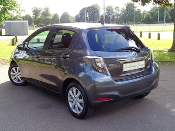 Used Toyota Yaris 2014 for sale - 75330117: Photo