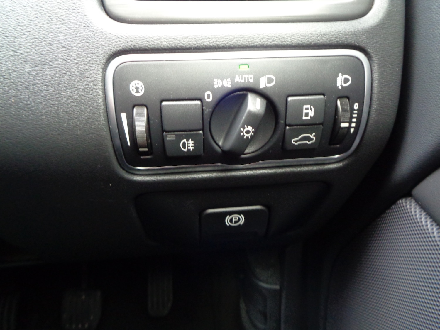 Used Volvo XC70 2015 for sale - 77001496: Photo 27