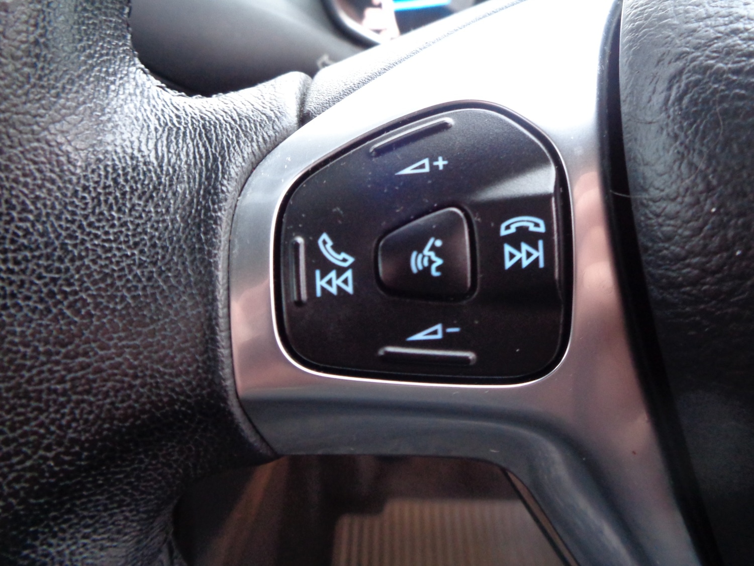 Used Ford Fiesta 2015 for sale - 76982954: Photo 20