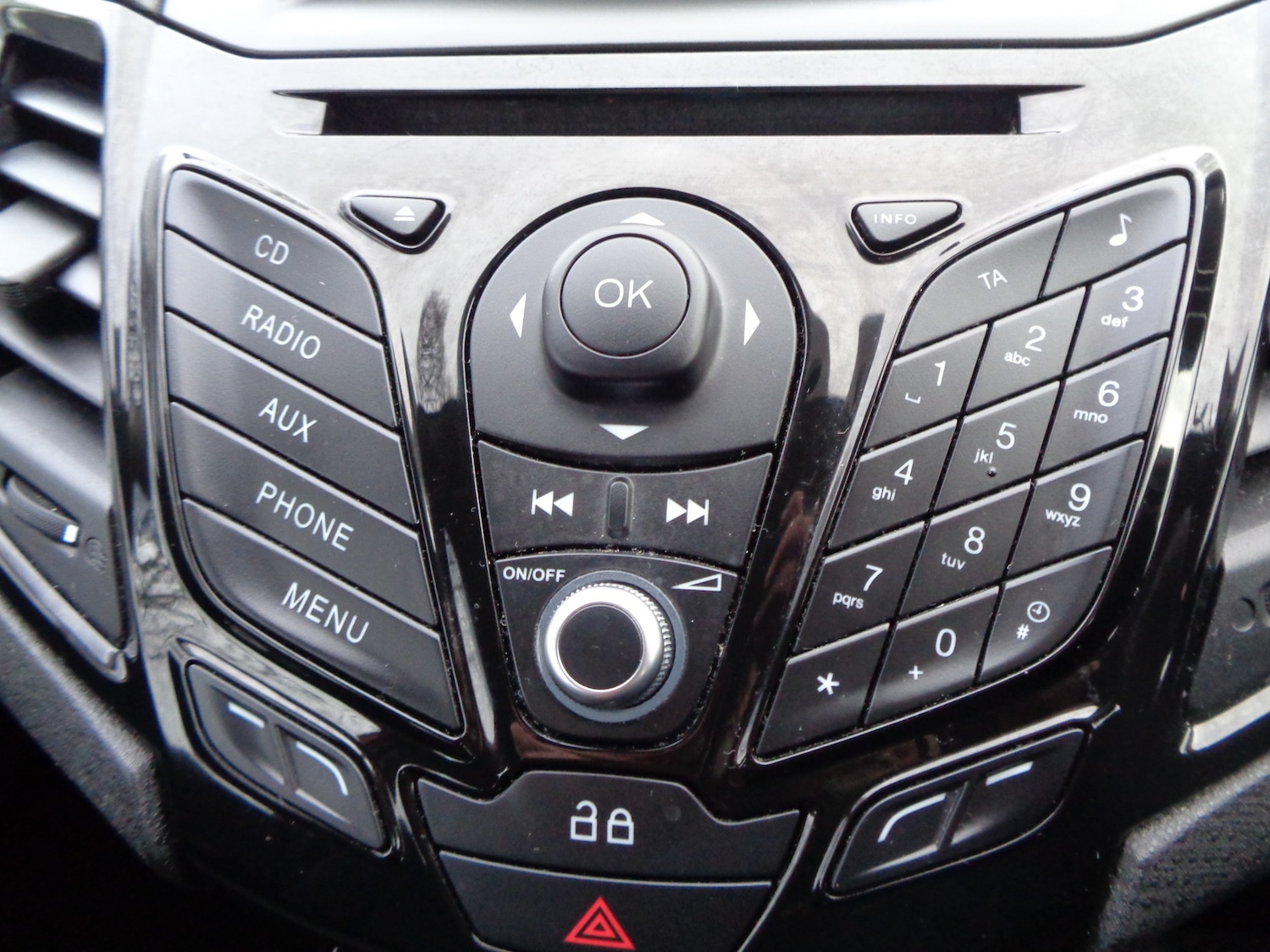 Used Ford Fiesta 2014 for sale - 76946004: Photo 18