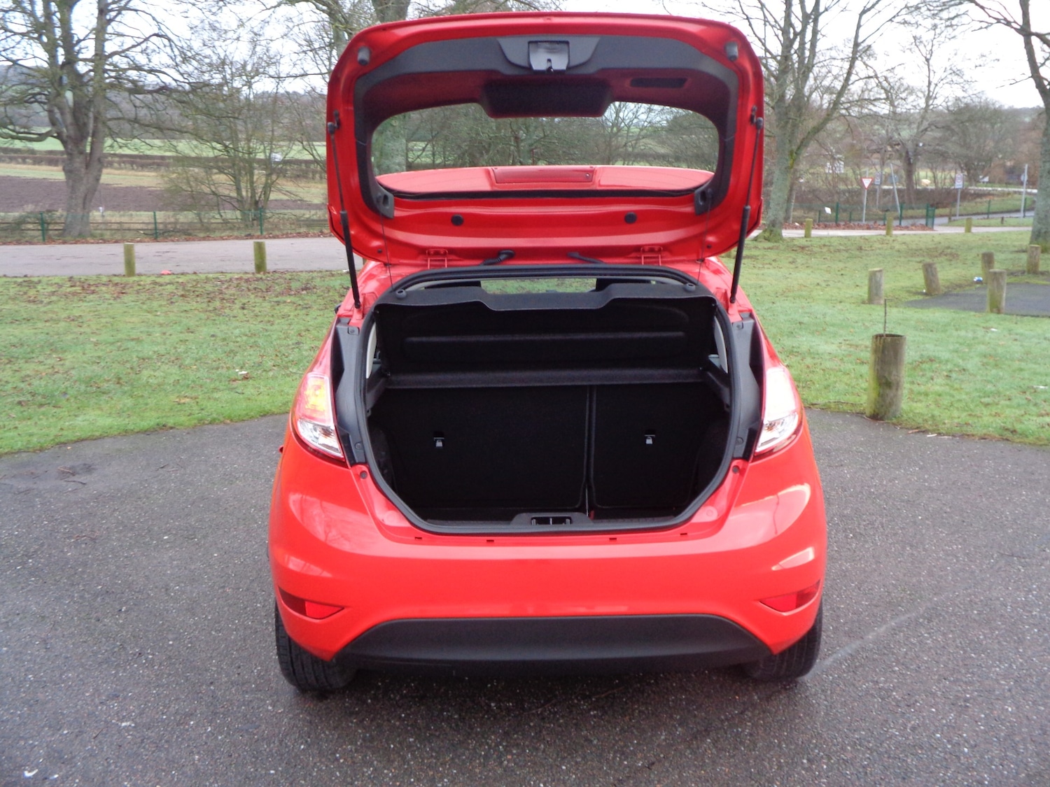 Used Ford Fiesta 2014 for sale - 76946004: Photo 8