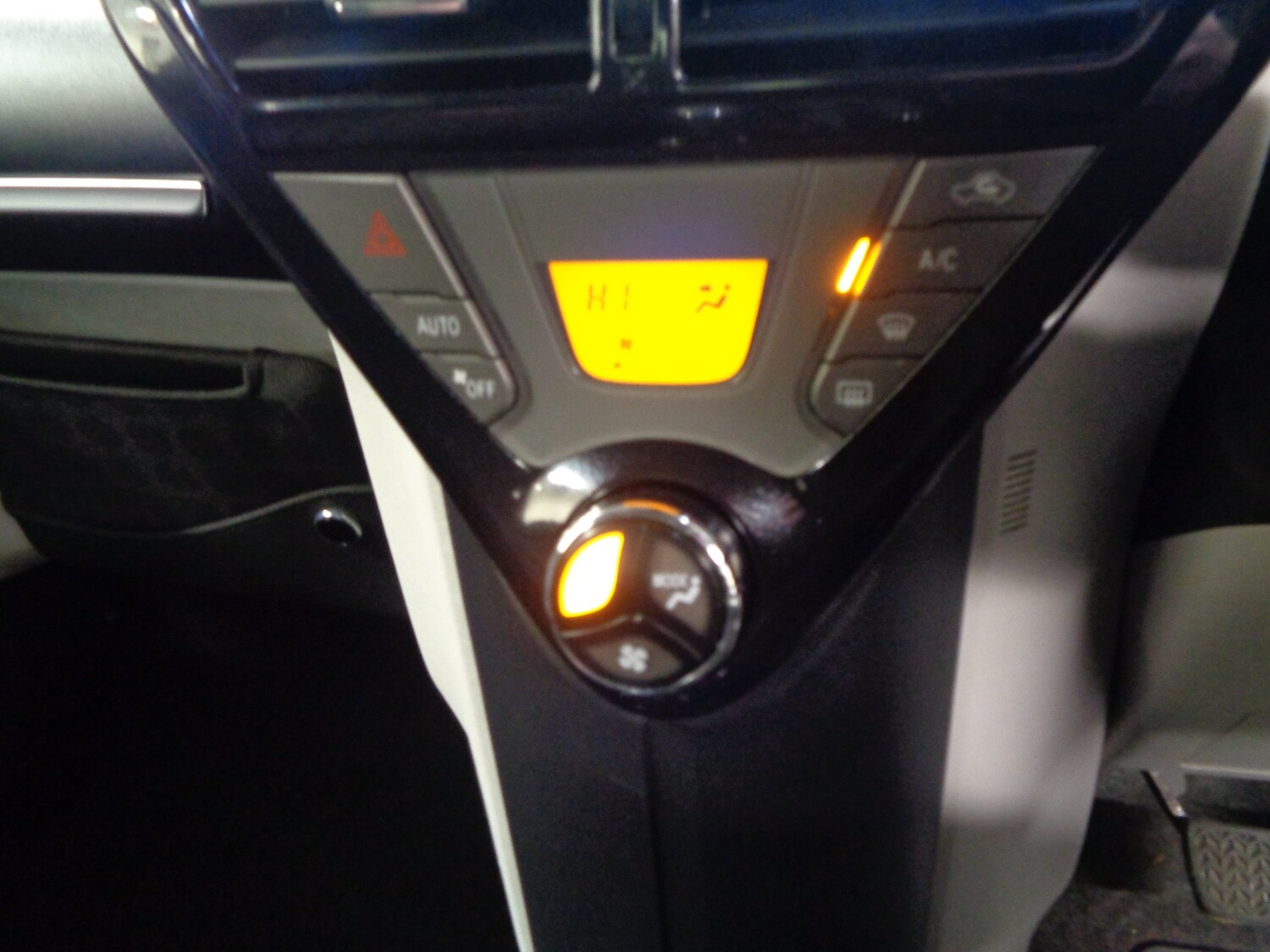 Used Toyota IQ 2011 for sale - 77515942: Photo 10