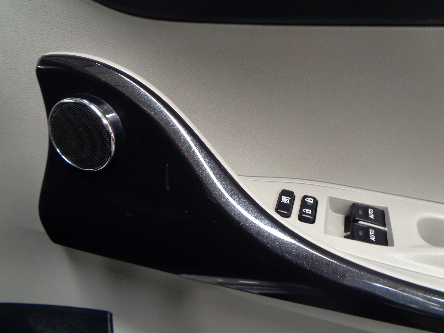 Used Toyota IQ 2011 for sale - 77515942: Photo 12