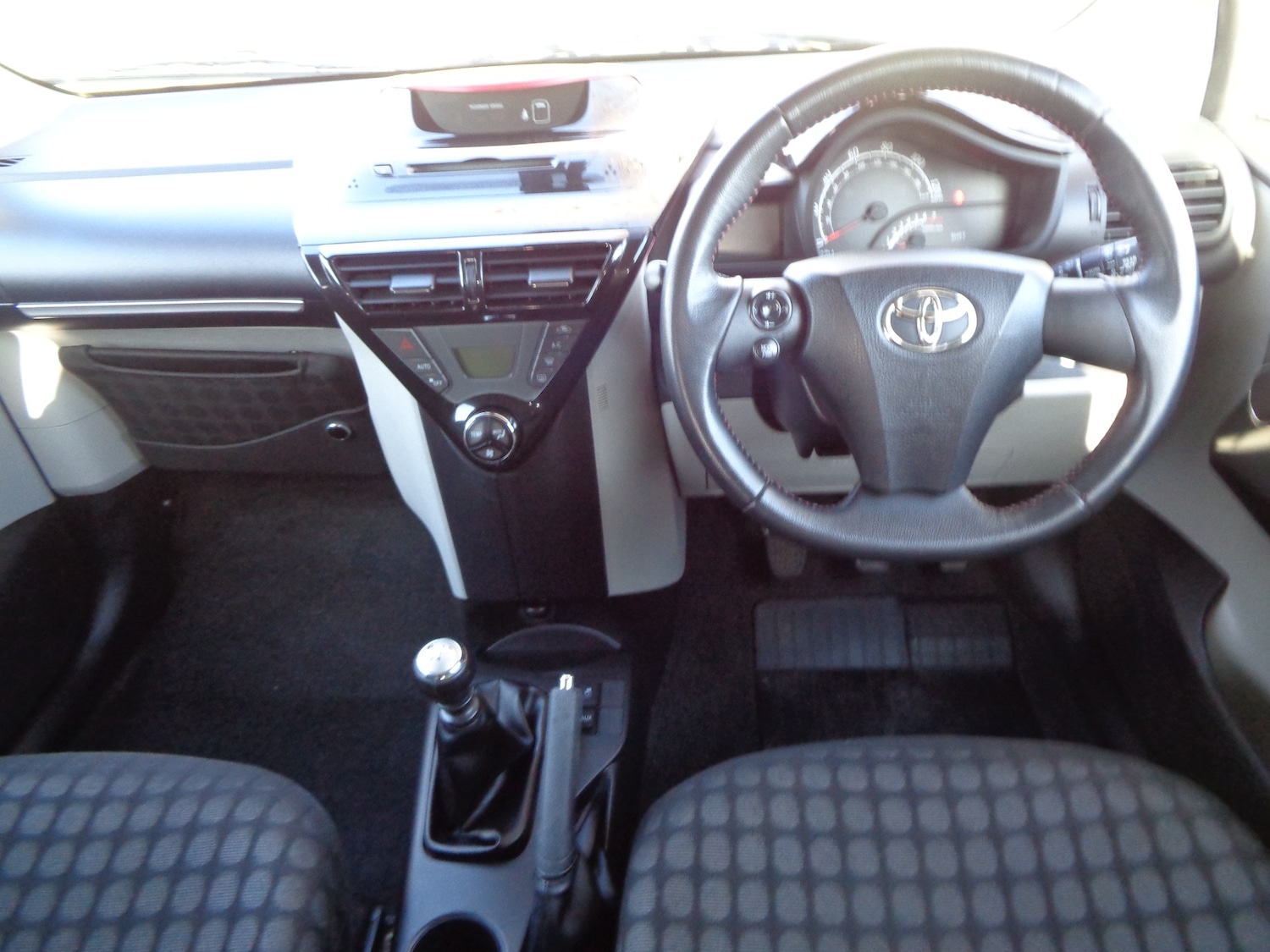 Used Toyota IQ 2011 for sale - 77515942: Photo 16