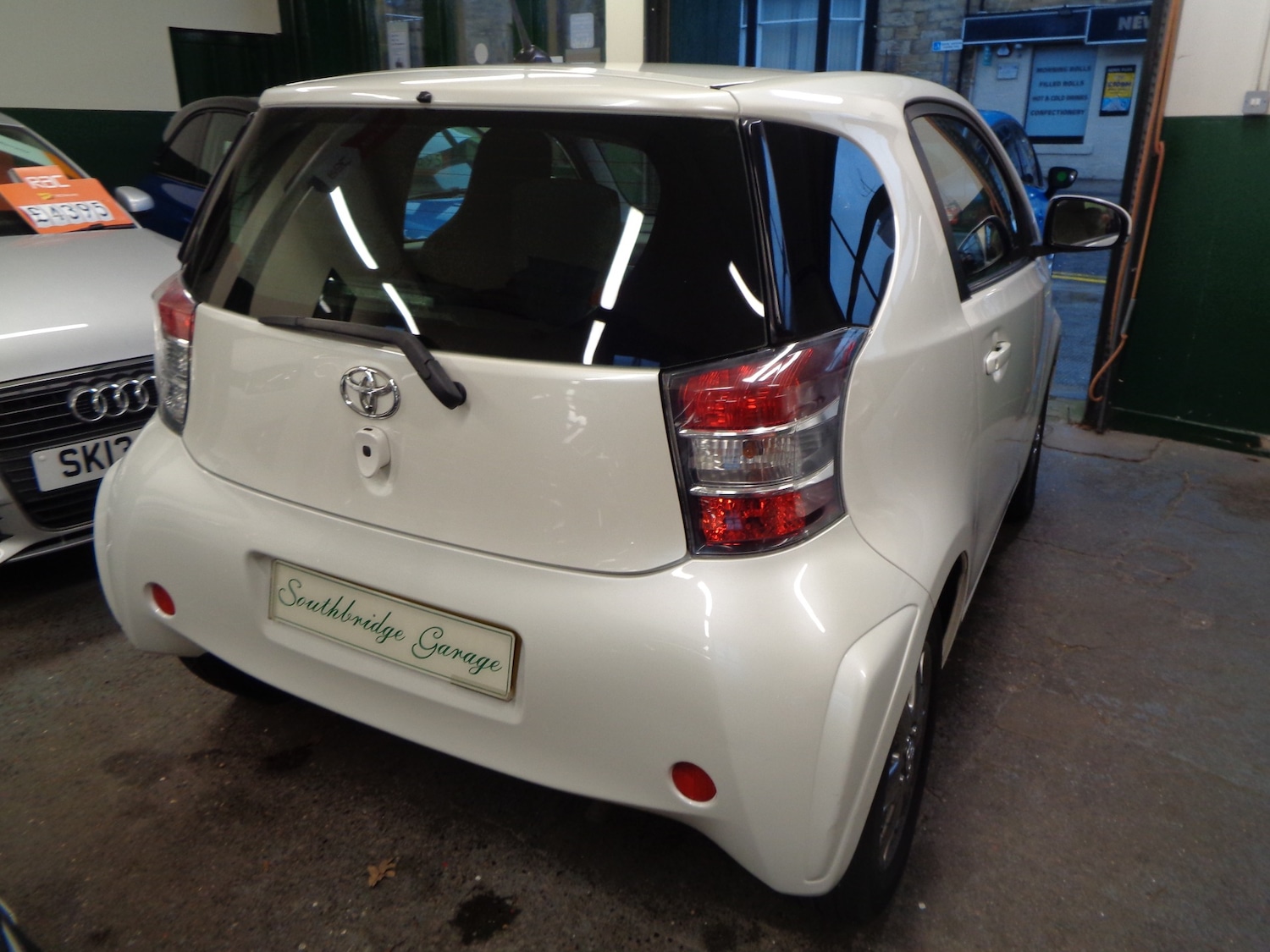 Used Toyota IQ 2011 for sale - 77515942: Photo 2