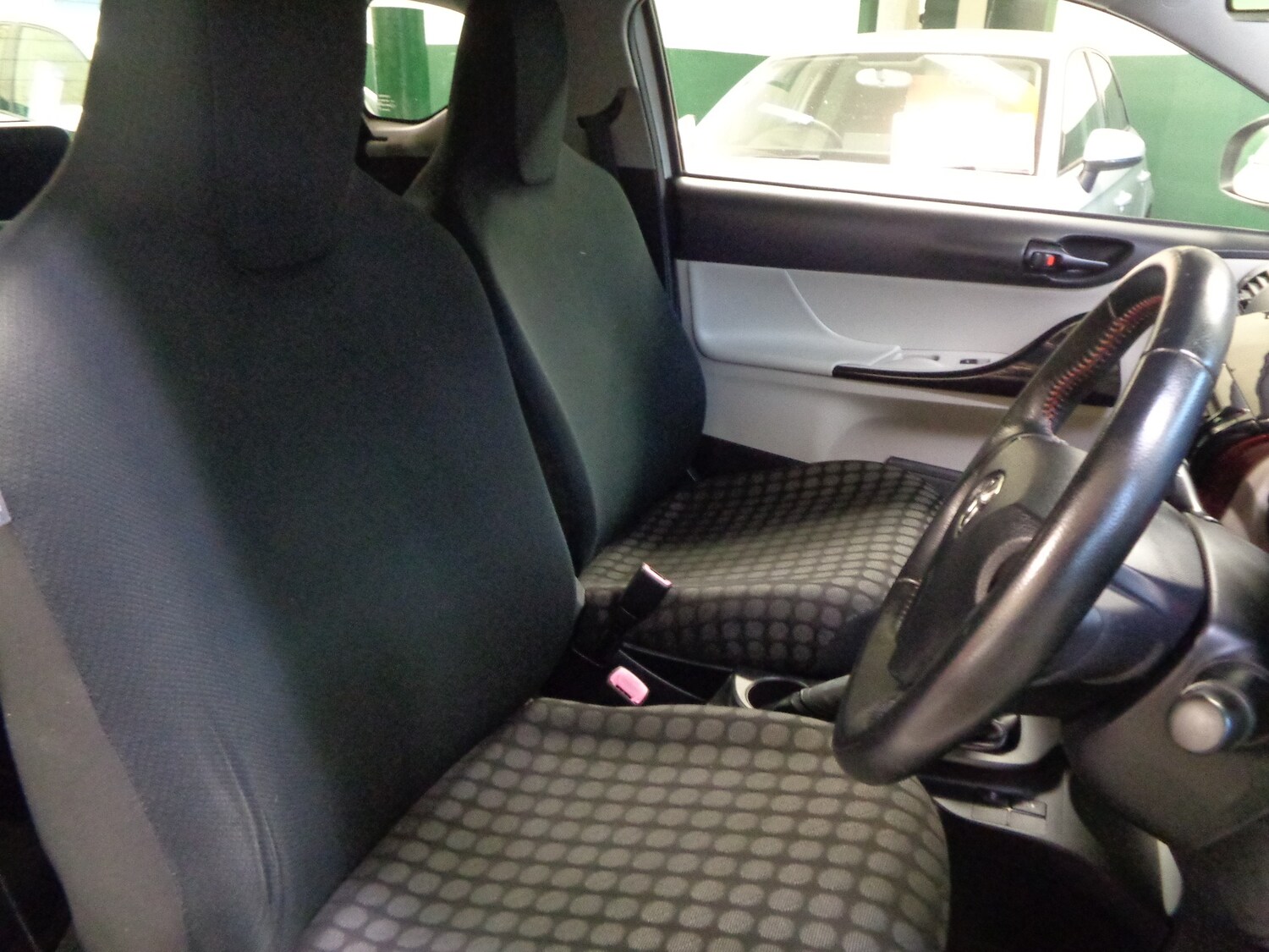 Used Toyota IQ 2011 for sale - 77515942: Photo 7