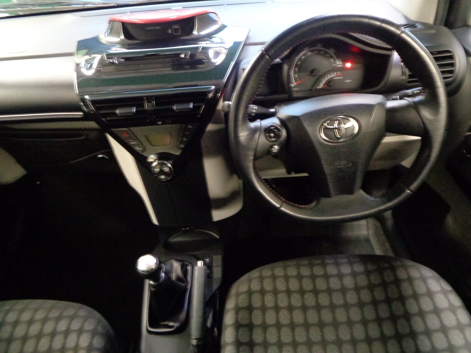 Used Toyota IQ 2011 for sale - 77515942: Photo 8