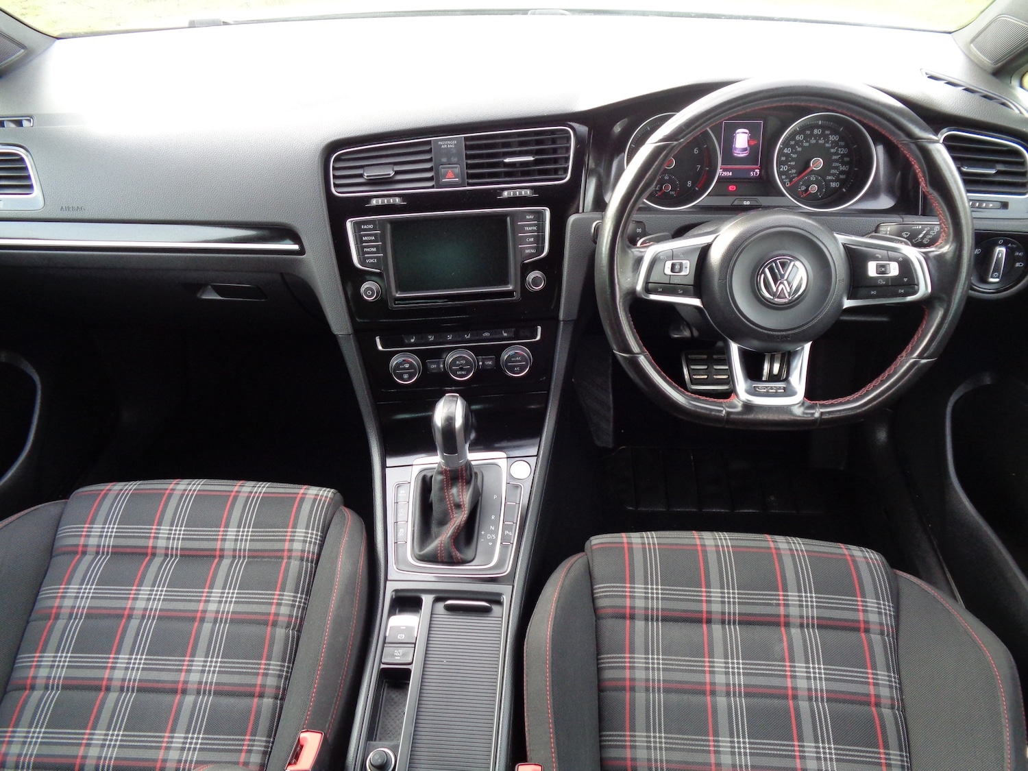 Used Volkswagen Golf 2016 for sale - 77630965: Photo 16