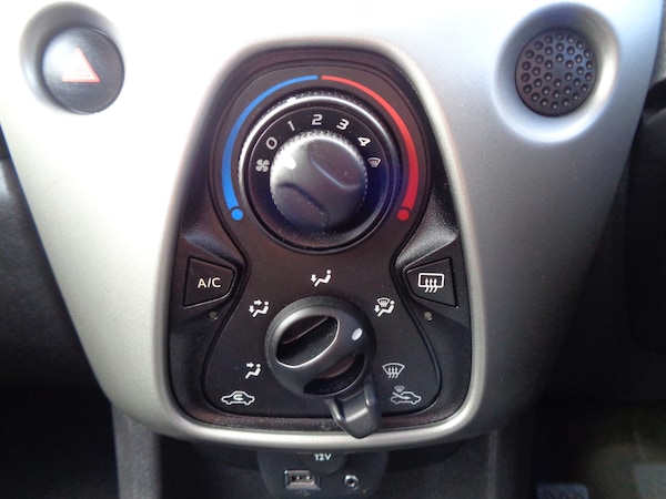 Used Peugeot 108 2017 for sale - 74179580: Photo 16