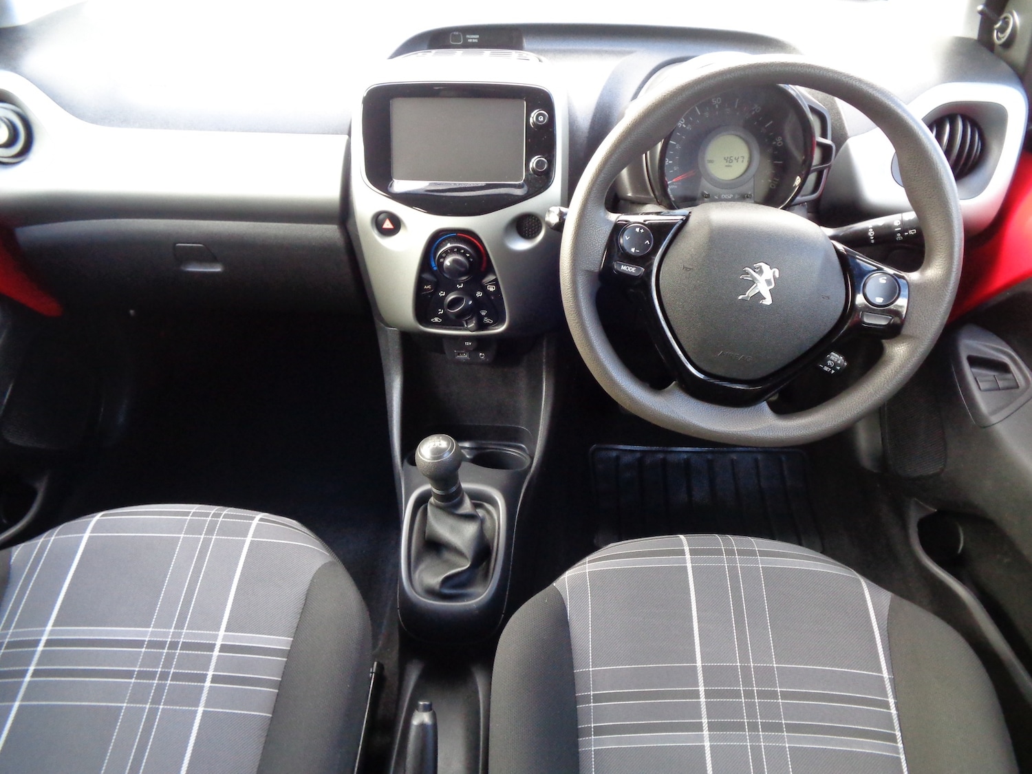 Used Peugeot 108 2017 for sale - 76931412: Photo 14