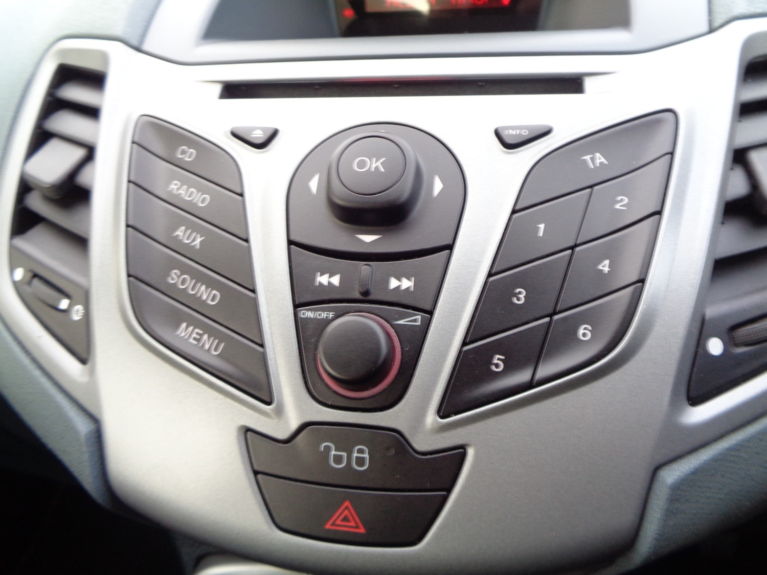 Used Ford Fiesta 2009 for sale - 76638686: Photo 16