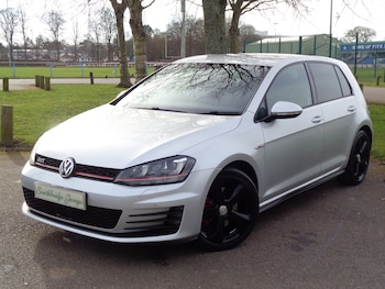 Used Volkswagen Golf 2016 for sale - 75982513: Photo