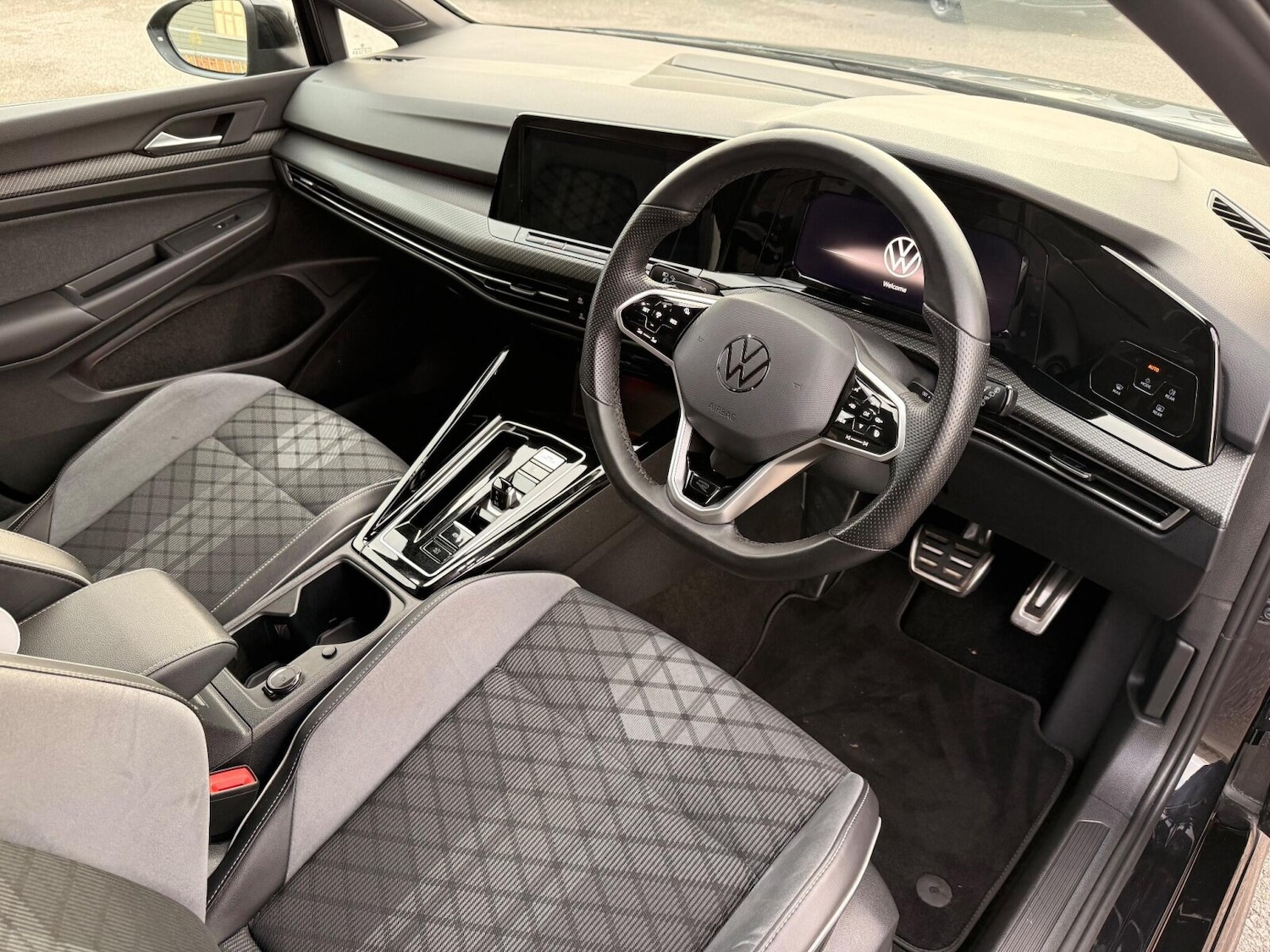 Used Volkswagen Golf 2023 for sale - 76676618: Photo 3