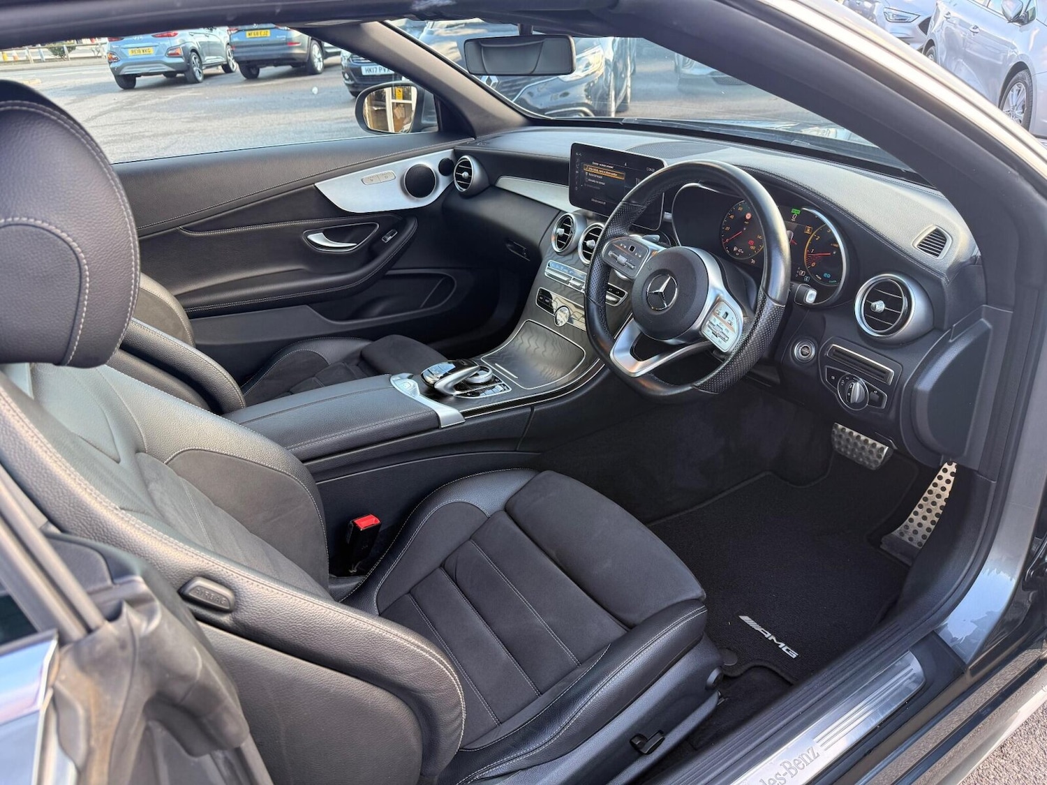 Used Mercedes-Benz C Class 2019 for sale - 76673790: Photo 3